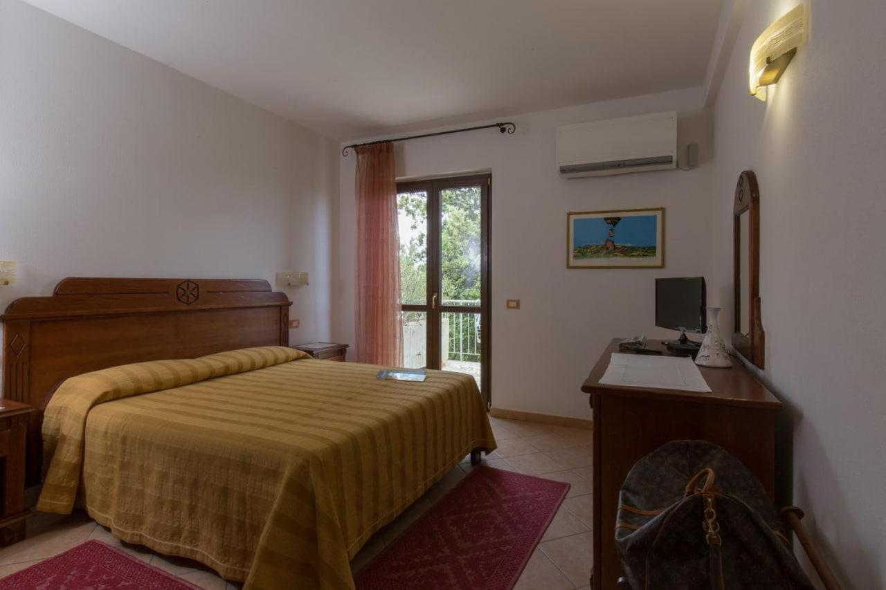 Hotel Ispinigoli ดอร์กาลี ภายนอก รูปภาพ