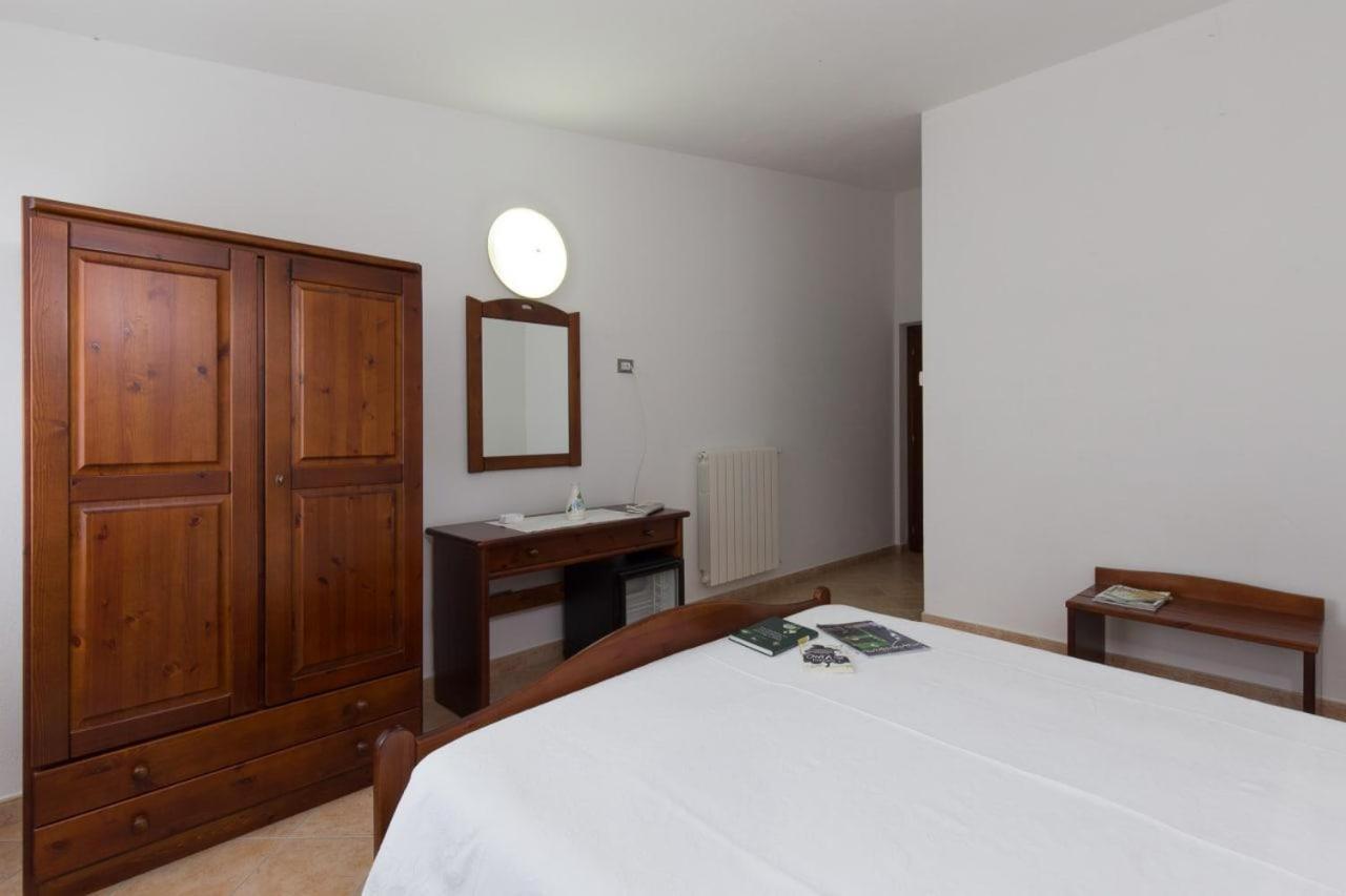 Hotel Ispinigoli ดอร์กาลี ภายนอก รูปภาพ